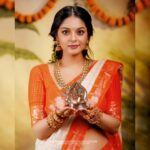 Sanam Shetty Instagram - 🏵️ O.N.A.M 🏵️ . . . Outfit @_sindhufashions_ Photography @rangoli_photography MUH @rithuzmakeupartistry Styling @sindhukruthika @sindhuelangovan06 Jewellery @chennai_jazz #festive #onam #orangecreme #keralastyle #happycelebration