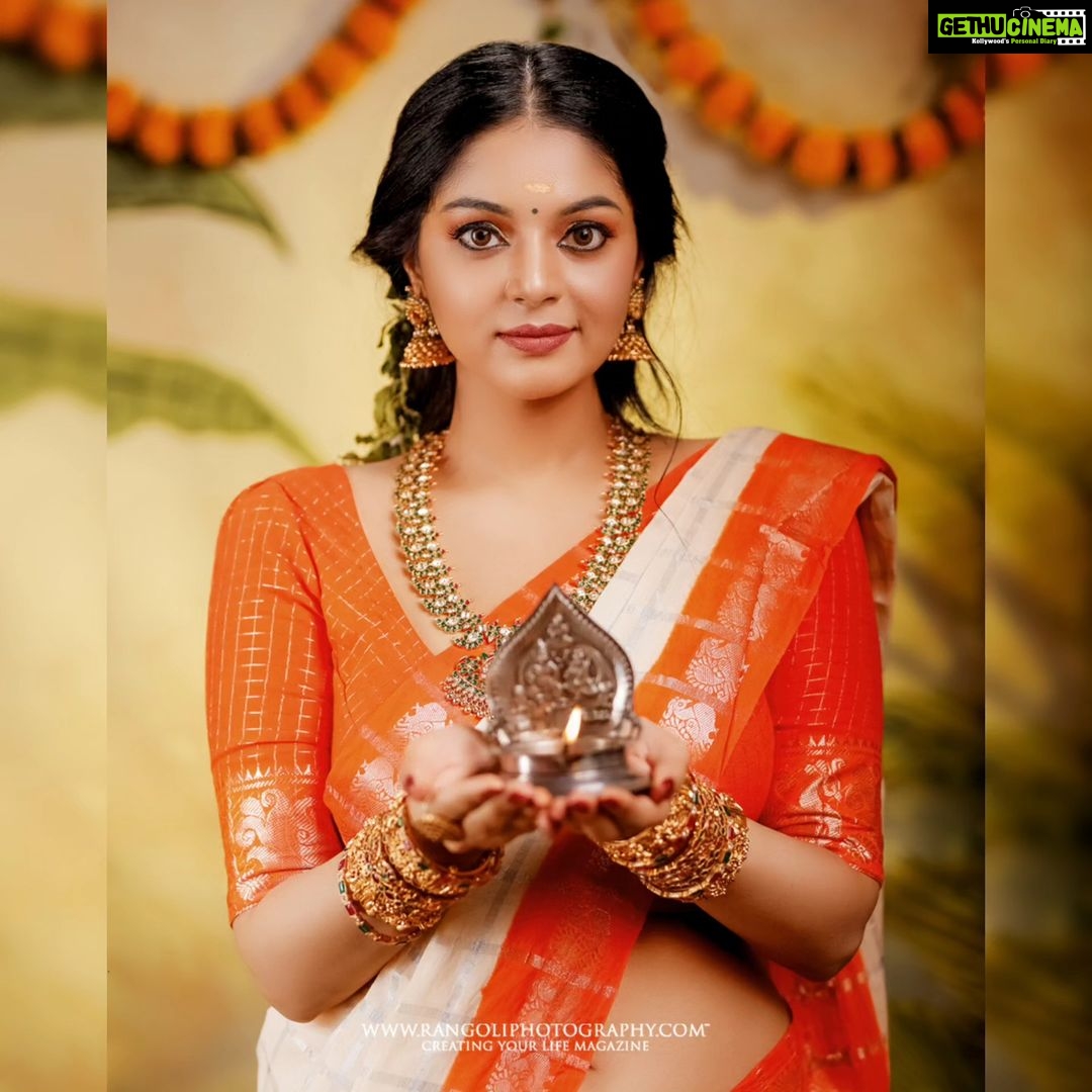 Sanam Shetty Instagram - 🏵️ O.N.A.M 🏵️ . . . Outfit @_sindhufashions_ Photography @rangoli_photography MUH @rithuzmakeupartistry Styling @sindhukruthika @sindhuelangovan06 Jewellery @chennai_jazz #festive #onam #orangecreme #keralastyle #happycelebration