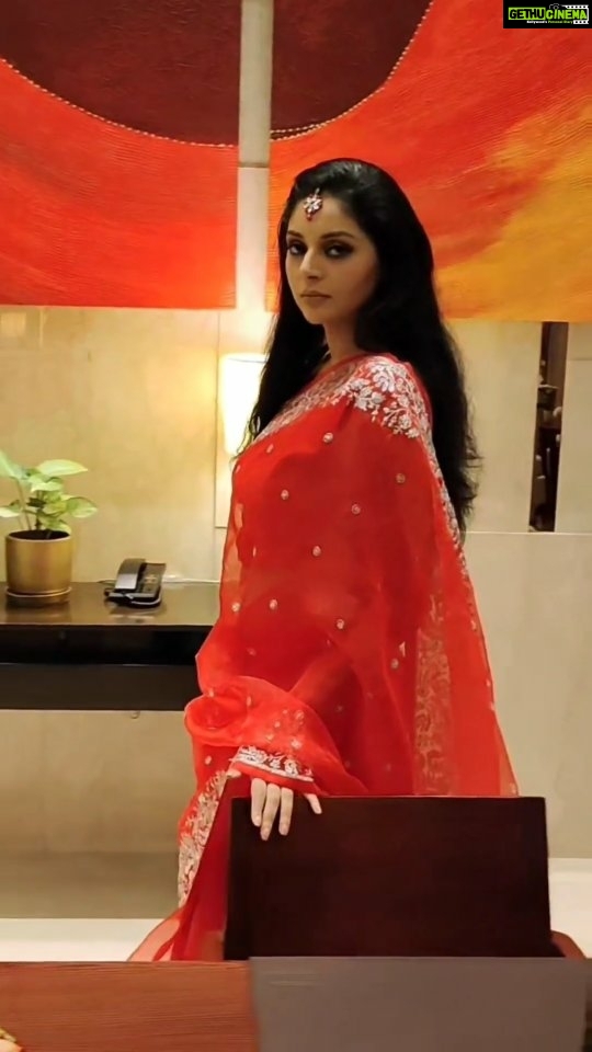 Sanam Shetty Instagram - sMASHing Monday ❤️ . . . Saree @_sindhufashions_ Styling @sindhuelangovan06 @sindhukruthika MUH @rithuzmakeupartistry VC @balaji_2888 Venue @feathershotel #redrising #mondaymoods #reelshorts #reelsinstagram #telugumashup #instamashii #transition