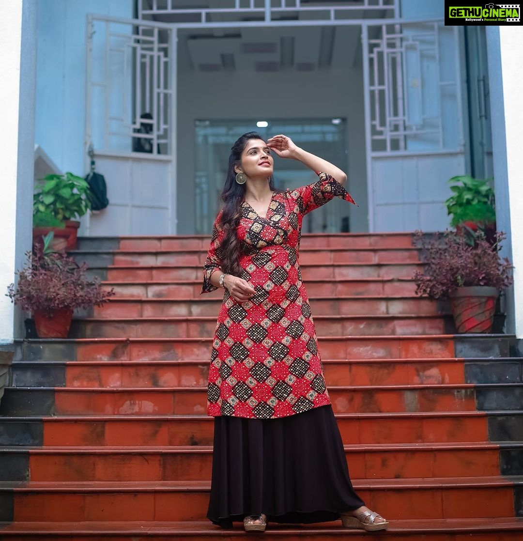 Sanchita Shetty Instagram - If you want to be Happy, Be. Photography captured by : @aaronprince_photography Beautiful white salwar from : @shringaarclothing Makeup-hairstyle : @makeup_by_jayanthi #peace #joy #love #salwar #salwarsuits #sanchita #sanchitashetty #spreadlovepositivity ❤️