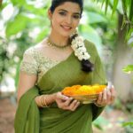 Sanchita Shetty Instagram - Happy Onam 🌺🌼🌸🪷 Photography 📸📸 : @aaronprince_photography Wardrobe: Makeup & Hair : @isanchitaa 💃💃 #peace #joy #love #saree #sareelove #halfsaree #festival #festivevibes #onam #sanchita #sanchitashetty #spreadlovepositivity ❤️