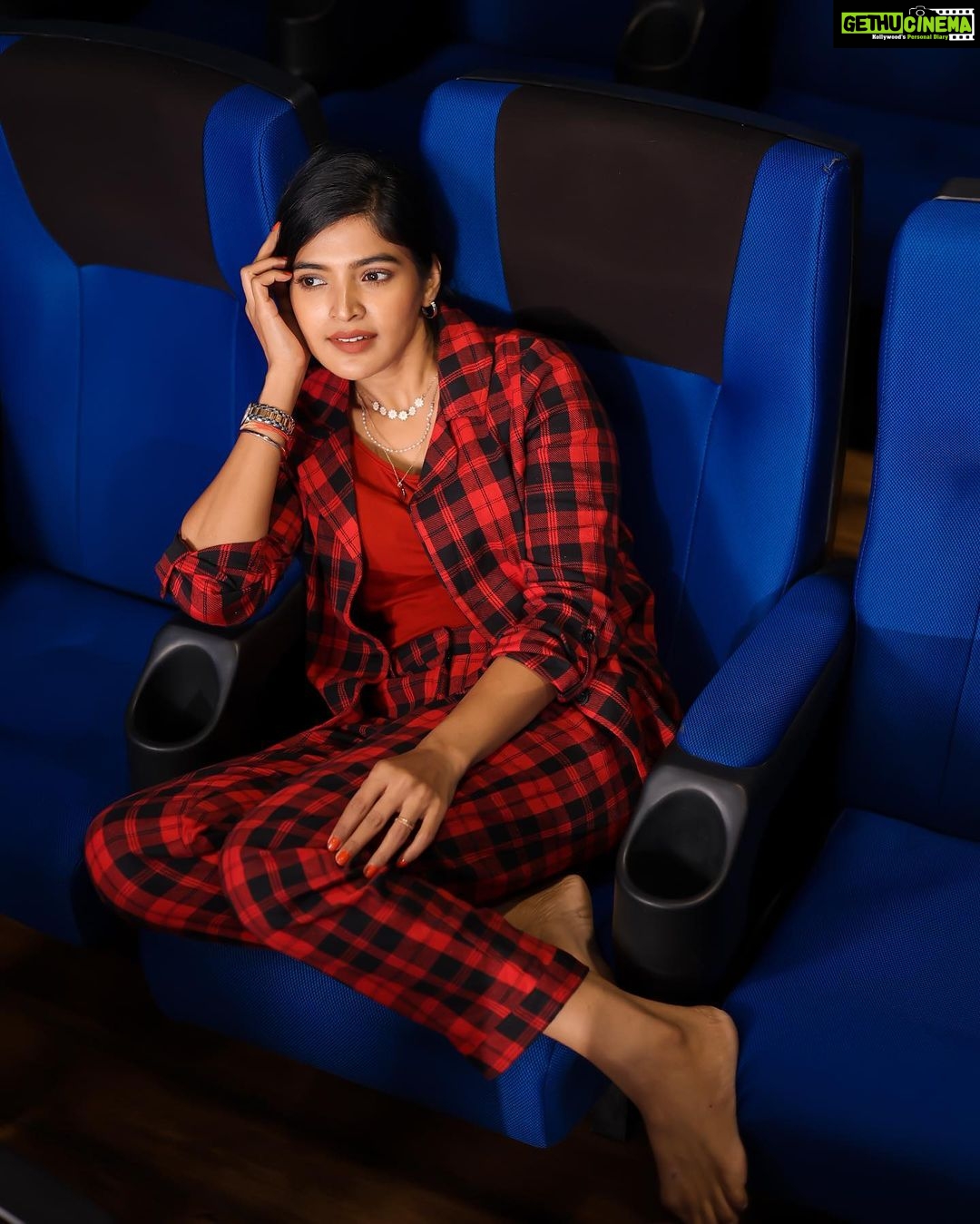Sanchita Shetty Instagram - Barbie watching the Barbie ❤️💕 Photography captured by : @aaronprince_photography Outfit : @naziasyedofficial Makeup-hairstyle : @makeup_by_jayanthi #peace #joy #love #barbie #barbielove #barbiegirl #barbiestyle #specialbarbie #barbiedoll #sanchita #sanchitashetty #spreadlovepositivity ❤️