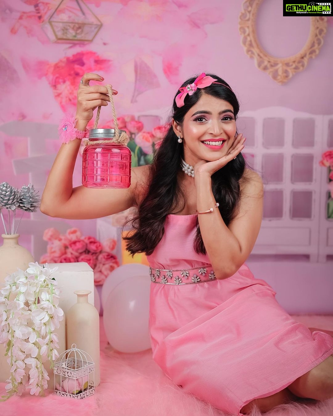 Sanchita Shetty Instagram - My special barbie π Photography captured by : @tales_by_a πΈπΈ Beautiful peach pink dress from : @naziasyedofficial Makeup-hairstyle : @makeup_by_jayanthi #peace #joy #love #barbie #barbielove #barbiegirl #barbiestyle #specialbarbie #barbiedoll #sanchita #sanchitashetty #spreadlovepositivity β€οΈ