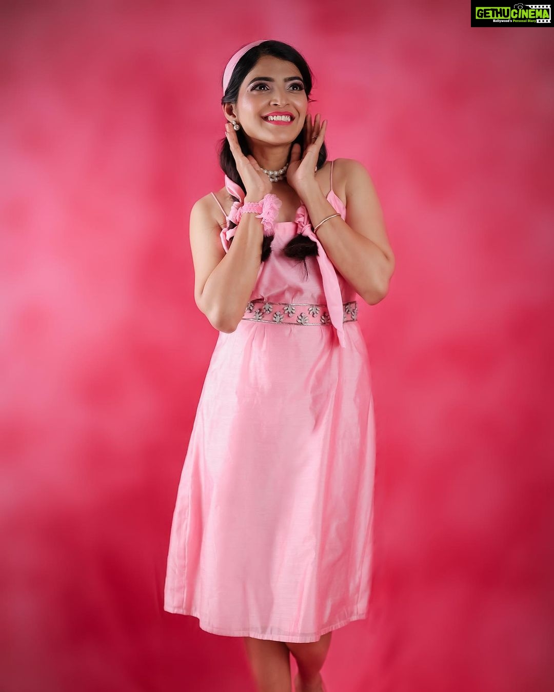 Sanchita Shetty Instagram - My special barbie π Photography captured by : @tales_by_a πΈπΈ Beautiful peach pink dress from : @naziasyedofficial Makeup-hairstyle : @makeup_by_jayanthi #peace #joy #love #barbie #barbielove #barbiegirl #barbiestyle #specialbarbie #barbiedoll #sanchita #sanchitashetty #spreadlovepositivity β€οΈ