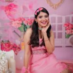 Sanchita Shetty Instagram – My special barbie 💞

Photography captured by : @tales_by_a 📸📸 
Beautiful peach pink dress from : @naziasyedofficial 
Makeup-hairstyle : @makeup_by_jayanthi

#peace #joy #love #barbie #barbielove #barbiegirl #barbiestyle #specialbarbie #barbiedoll 
#sanchita #sanchitashetty #spreadlovepositivity ❤️