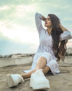 Sanchita Shetty Instagram - 🦋 Photography captured by : @aaronprince_photography Makeup-hairstyle : @makeup_by_jayanthi #peace #joy #love #one #small #step #can #change #your #life #streetstyle #sunset #keepsmiling #sanchita #sanchitashetty #spreadlovepositivity ❤️