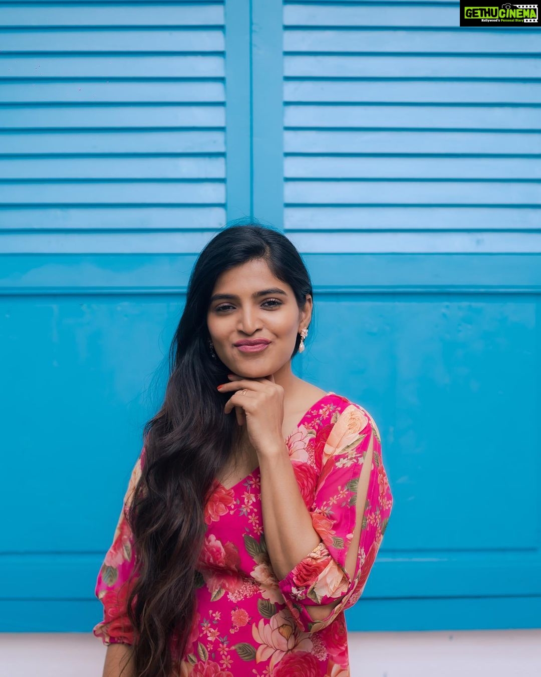 Sanchita Shetty Instagram - The best moment in your life is the present moment. 💞 Sanchita quotes ❤️ Photography captured by : @aaronprince_photography Makeup-hairstyle : @makeup_by_jayanthi Cloths : @shringaarclothing #sanchitaquotes #life #peace #joy #love #keepsmiling #flower #flowers #pinkdress #pink #pinkcolor #pinkpinkpink #sanchita #sanchitashetty #spreadlovepositivity ❤️