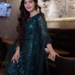 Sanchita Shetty Instagram - Love is the only thing that heals Everything ❤️ Photography captured by : @aaronprince_photography @tales_by_a 📸📸 Makeup-hairstyle : @makeup_by_jayanthi #salwar #salwarsuits #salwarkameez #green #peace #joy #love #sanchita #sanchitashetty #spreadlovepositivity ❤️