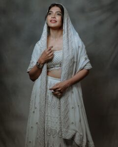 Sanchita Shetty Instagram - ❤️

Photography captured by : @tales_by_a 📸📸 
Beautiful lehanga from : @naziasyed @naziasyedofficial 
Makeup-hairstyle : @makeup_by_jayanthi

#peace #joy #love 
#sanchita #sanchitashetty #spreadlovepositivity ❤️