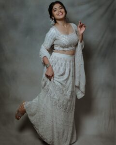 Sanchita Shetty Instagram - ❤️

Photography captured by : @tales_by_a 📸📸 
Beautiful lehanga from : @naziasyed @naziasyedofficial 
Makeup-hairstyle : @makeup_by_jayanthi

#peace #joy #love 
#sanchita #sanchitashetty #spreadlovepositivity ❤️