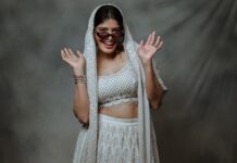 Sanchita Shetty Instagram - I see you 🥰 Photography captured by : @tales_by_a 📸📸 Beautiful lehanga from : @naziasyed @naziasyedofficial Makeup-hairstyle : @makeup_by_jayanthi #peace #joy #love #sanchita #sanchitashetty #spreadlovepositivity ❤️