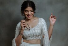 Sanchita Shetty Instagram - I see you 🥰 Photography captured by : @tales_by_a 📸📸 Beautiful lehanga from : @naziasyed @naziasyedofficial Makeup-hairstyle : @makeup_by_jayanthi #peace #joy #love #sanchita #sanchitashetty #spreadlovepositivity ❤️