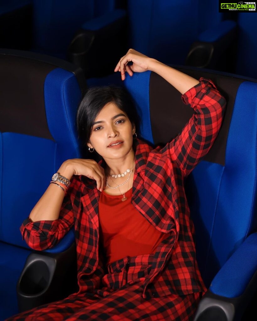 Sanchita Shetty Instagram - Barbie watching the Barbie ❤️💕 Photography captured by : @aaronprince_photography Outfit : @naziasyedofficial Makeup-hairstyle : @makeup_by_jayanthi #peace #joy #love #barbie #barbielove #barbiegirl #barbiestyle #specialbarbie #barbiedoll #sanchita #sanchitashetty #spreadlovepositivity ❤️