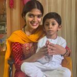 Sanchita Shetty Instagram – Dhyaana-Muulam Gurur-Muurtih
Puujaa-Muulam Gurur-Padam |
Mantra-Muulam Gurur-Vaakyam
Mokssa-Muulam Guruur-Krpaa ||

Meaning:
1: The Root of Meditation is the Form of the Guru,
2: The Root of Worship is the Feet of the Guru,
3: The Root of Mantra is the Word of the Guru,
4: The Root of Liberation is the Grace of the Guru.

My nephew Omkar ❤️
leaning Guru mantra : 
God bless Omkar @omkar_cutipie 

Gratitude & Love 
Thankful & grateful to God Gurus 🙏🌷

#kriyayogameditation #MahavatarBabaji #paramhansayogananananda #paramahansaprajnanananda #meditator #kriyayogi #meditation #spiritual #sprituality #sprituallife #nofilter #blessedchild #omkar #blessed #joy #love #bliss #sanchita #sanchitashetty #spreadlovepositivity ❤️
