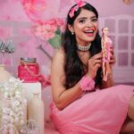 Sanchita Shetty Instagram – My special barbie π
Photography captured by : @tales_by_a πΈπΈ
Beautiful peach pink dress from : @naziasyedofficial
Makeup-hairstyle : @makeup_by_jayanthi
#peace #joy #love #barbie #barbielove #barbiegirl #barbiestyle #specialbarbie #barbiedoll
#sanchita #sanchitashetty #spreadlovepositivity β€οΈ