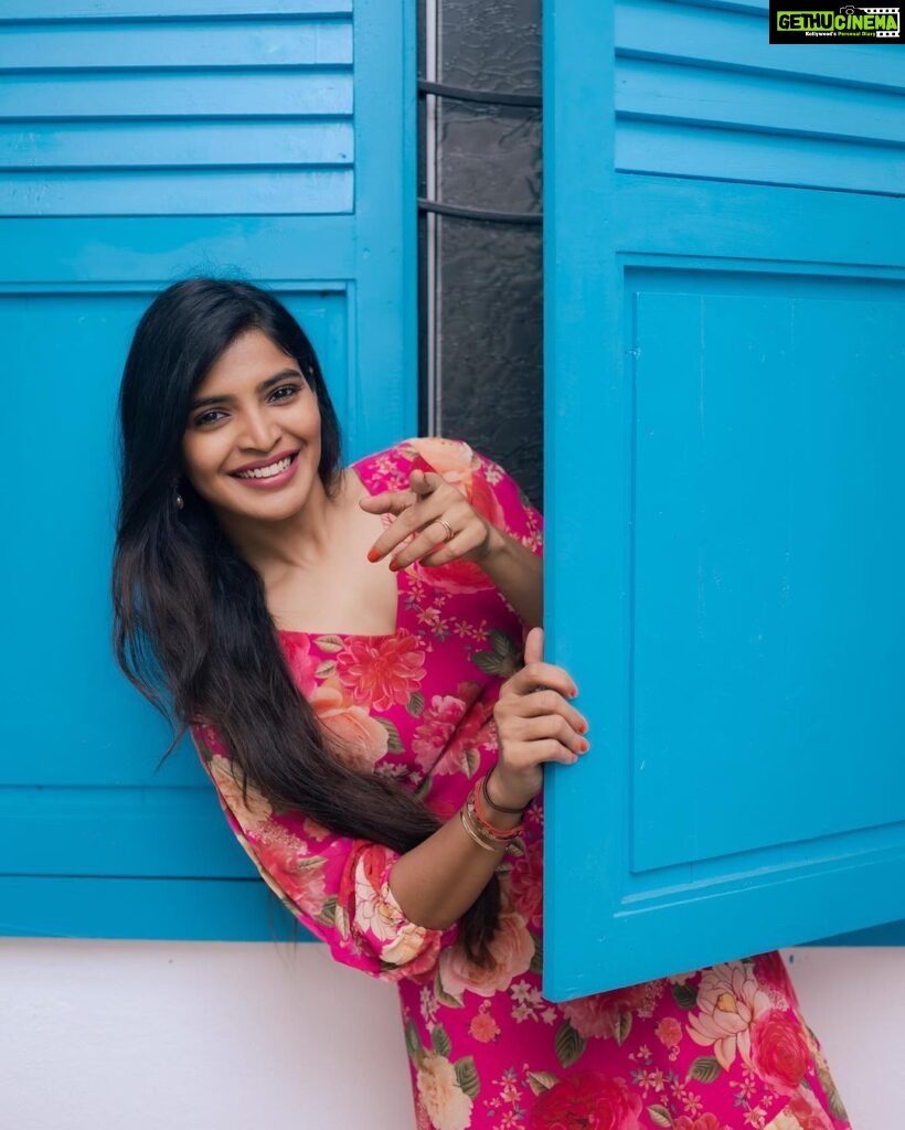 Sanchita Shetty Instagram - The best moment in your life is the present moment. 💞 Sanchita quotes ❤ Photography captured by : @aaronprince_photography Makeup-hairstyle : @makeup_by_jayanthi Cloths : @shringaarclothing #sanchitaquotes #life #peace #joy #love #keepsmiling #flower #flowers #pinkdress #pink #pinkcolor #pinkpinkpink #sanchita #sanchitashetty #spreadlovepositivity ❤