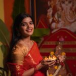 Sanchita Shetty Instagram - Happy Gowri Ganesh Chathurthi 🙏🙏 Photography 📸📸 : @pradeepmachar Costume : @isanchitaa Makeup hair : @poojaamarr_official #happygowri #happyganesh #happygowriganeshafestival🙏 #festival #festivevibes #saree #sareelove #sanchita #sanchitashetty #spreadlovepositivity ❤️