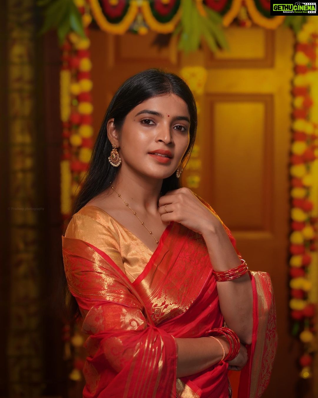 Sanchita Shetty Instagram - Happy Gowri Ganesh Chathurthi 🙏🙏 Photography 📸📸 : @pradeepmachar Costume : @isanchitaa Makeup hair : @poojaamarr_official #happygowri #happyganesh #happygowriganeshafestival🙏 #festival #festivevibes #saree #sareelove #sanchita #sanchitashetty #spreadlovepositivity ❤️