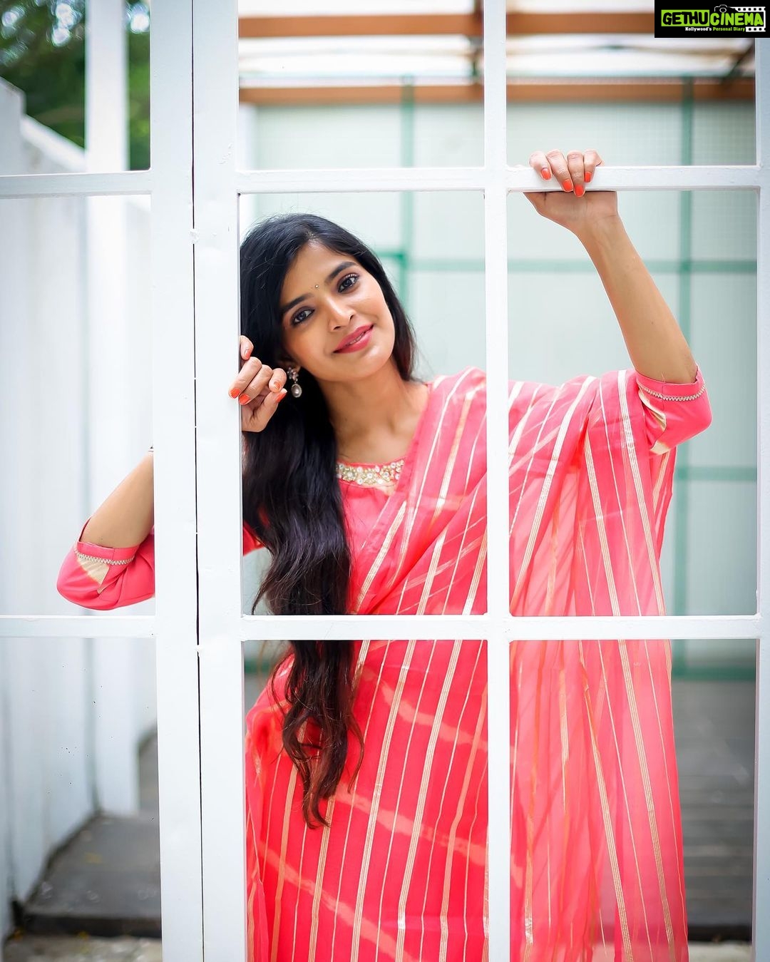 Sanchita Shetty Instagram - Happy September ๐ธ๐บ Photography captured by : @aaronprince_photography @tales_by_a ๐ธ๐ธ Makeup-hairstyle : @makeup_by_jayanthi #salwar #salwarsuits #salwarkameez #green #peace #joy #love #happy #september #hope #miracles #blessings #happyseptember #sanchita #sanchitashetty #spreadlovepositivity โค๏ธ