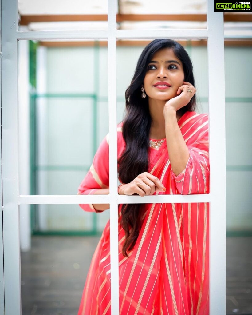 Sanchita Shetty Instagram - Happy September 🌸🌺 Photography captured by : @aaronprince_photography @tales_by_a 📸📸 Makeup-hairstyle : @makeup_by_jayanthi #salwar #salwarsuits #salwarkameez #green #peace #joy #love #happy #september #hope #miracles #blessings #happyseptember #sanchita #sanchitashetty #spreadlovepositivity ❤