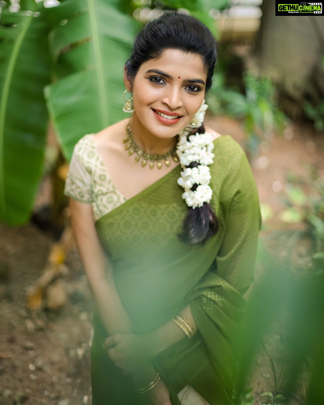 Sanchita Shetty Instagram - Happy Onam πΊπΌπΈπͺ· Photography πΈπΈ : @aaronprince_photography Wardrobe: Makeup & Hair : @isanchitaa ππ #peace #joy #love #saree #sareelove #halfsaree #festival #festivevibes #onam #sanchita #sanchitashetty #spreadlovepositivity β€οΈ