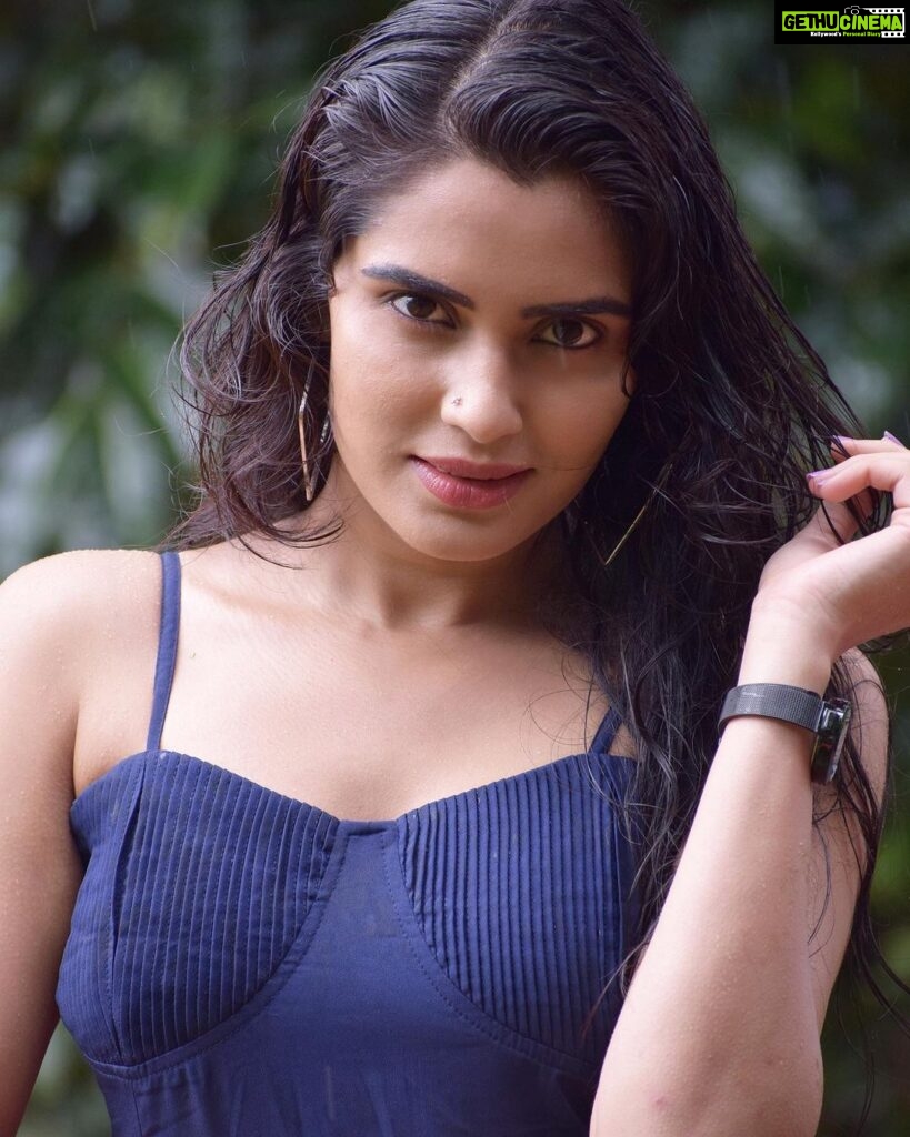 Sangeetha Bhat Instagram - 💙💙 #sangeethabhat #sangeethabhatsudarshan #bluegown #natureschild #actresslife #gratitude Bangalore, India