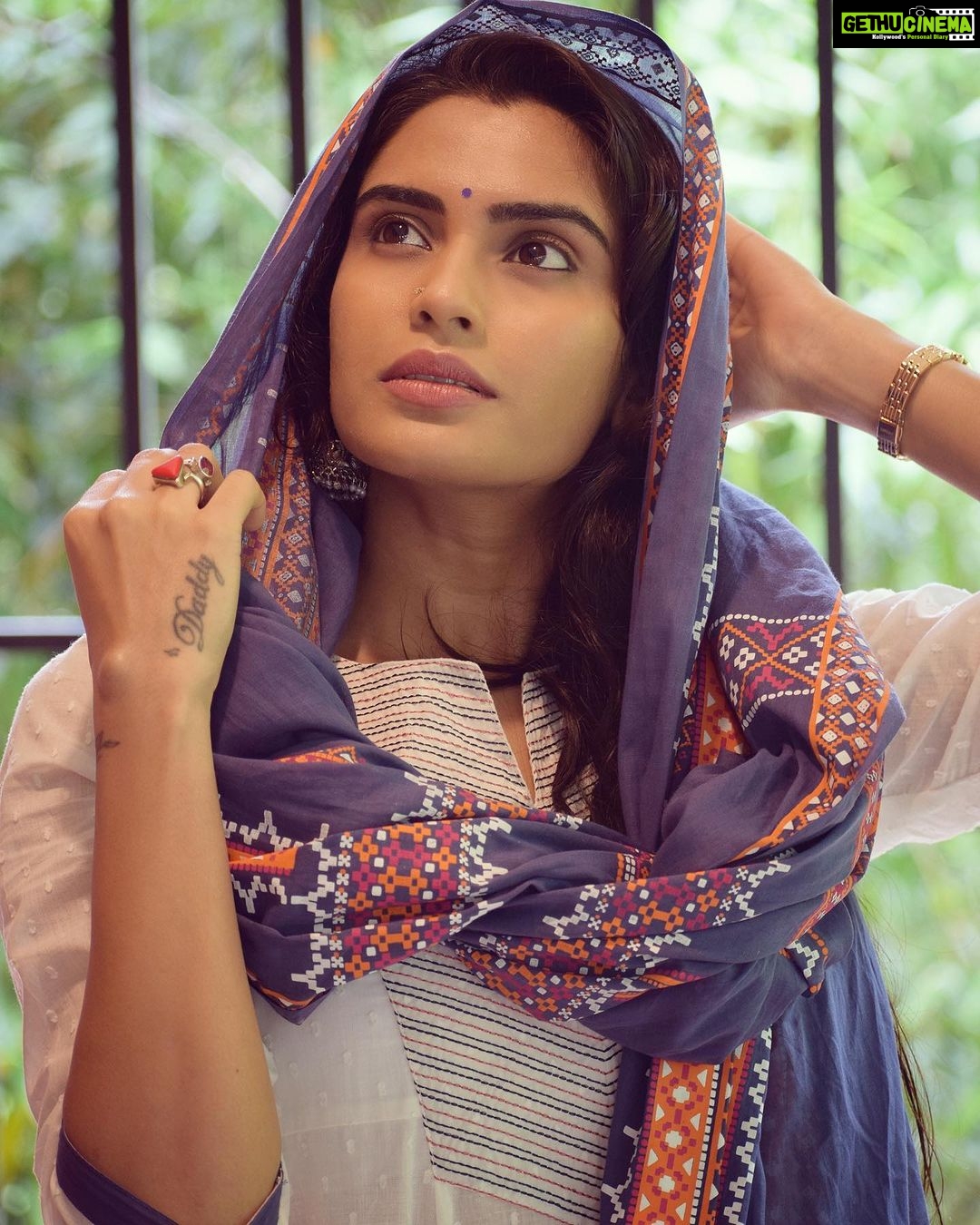 Sangeetha Bhat Instagram - “When you change your thoughts, remember to also change your world.” —Norman Vincent Peale #sangeethabhat #sangeethabhatsudarshan #actresslife #actressforever #indianethinicwear #gratitude India