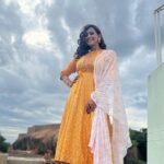 Sanjana Singh Instagram - Karaikudi is a charming city located in the Sivaganga district of Tamil Nadu, India. It's renowned for its rich cultural heritage, stunning temples, and unique architecture. Karaikudi is often referred to as the "City of Chettinad" due to its association with the influential Chettiar community. At shooting ❤️