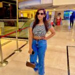 Sanjana Singh Instagram - "Embrace each day with a smile and a heart full of gratitude. Your positivity can brighten not only your own path but also light up the world around you. Spread kindness and love, and watch how the beauty of life unfolds before your eyes. Have a wonderful day!" 🌞 Chennai, India