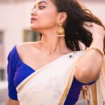 Sanjana Tiwari Instagram - Happy Onam 🌸 Shot by @varshithaa.govardan ❤️ Styled by @_divyakarthika ✨ Jewels @narayanapearls Thank you for this beautiful saree @roopa_ravi_mua 💕