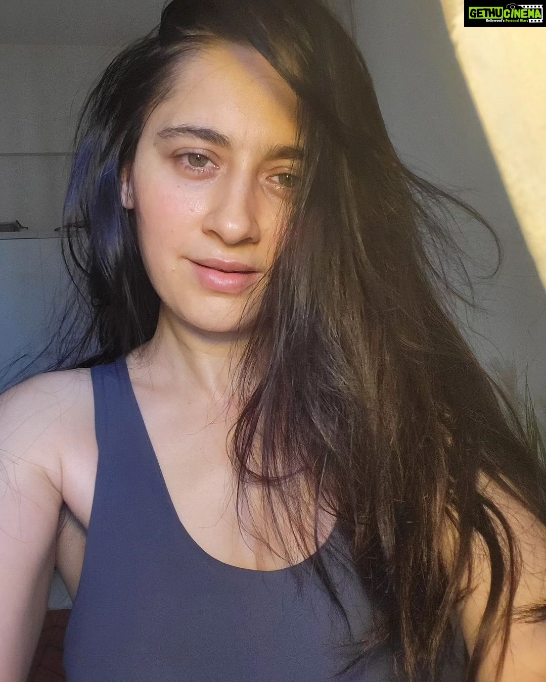 Sanjeeda Sheikh Instagram - Willingness to learn❤️ Desire to gain knowledge Skills to improve everyday💐