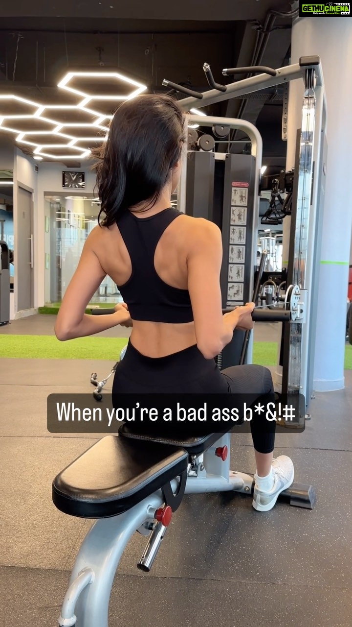 Sarah Jane Dias Instagram - When you’re a bad ass but… . #instareels #instareel #gymreel #fluffy #unicorn #fluffyunicorn #badass #fitnessreel