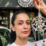 Sarah Jane Dias Instagram – Upcycle your Sunday!
.
@turnaroundshop.in @tiannakhambatta @5rcycle held the funnest ‘dream catcher’ making workshop today and we used fabric waste to make them! if you’re looking for someplace to donate old clothes or handle your waste better, look no further than the organisations tagged in this reel. the work they are doing is absolutely amazing! thank you for today guys!!!
.
#upcycle #recycle #dreamcatcher #sunday #sundayfunday