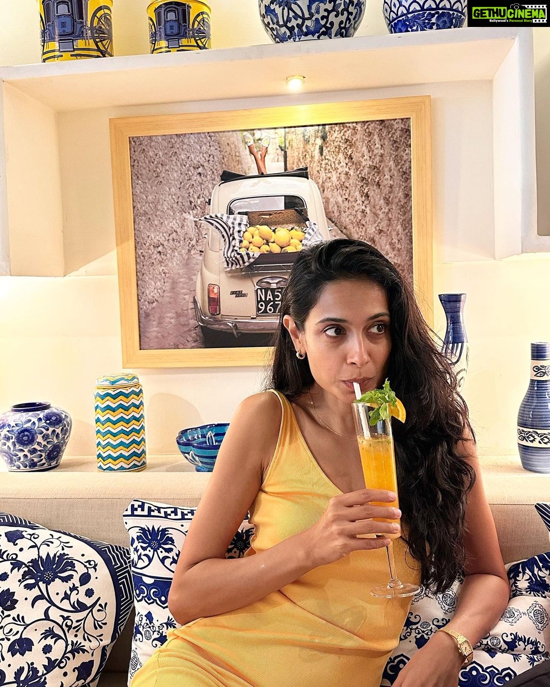 Sarah Jane Dias Instagram - feed me and tell me i’m pretty. . #foodie #foodstagram #italianfood #italian #truffle #cacioepepe #food