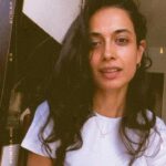 Sarah Jane Dias Instagram - Happy World Music Day!!! . i just released a song after a really long time, have you heard it? have you seen the music video? check it out and tell me what you think? the link to it is in my bio . #worldmusicday #music #singer #singersongwriter #happyworldmusicday