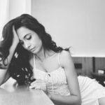 Sarah Jane Dias Instagram – cue Beyoncé song
.
#selﬁe #selfietime #poser #summerdress