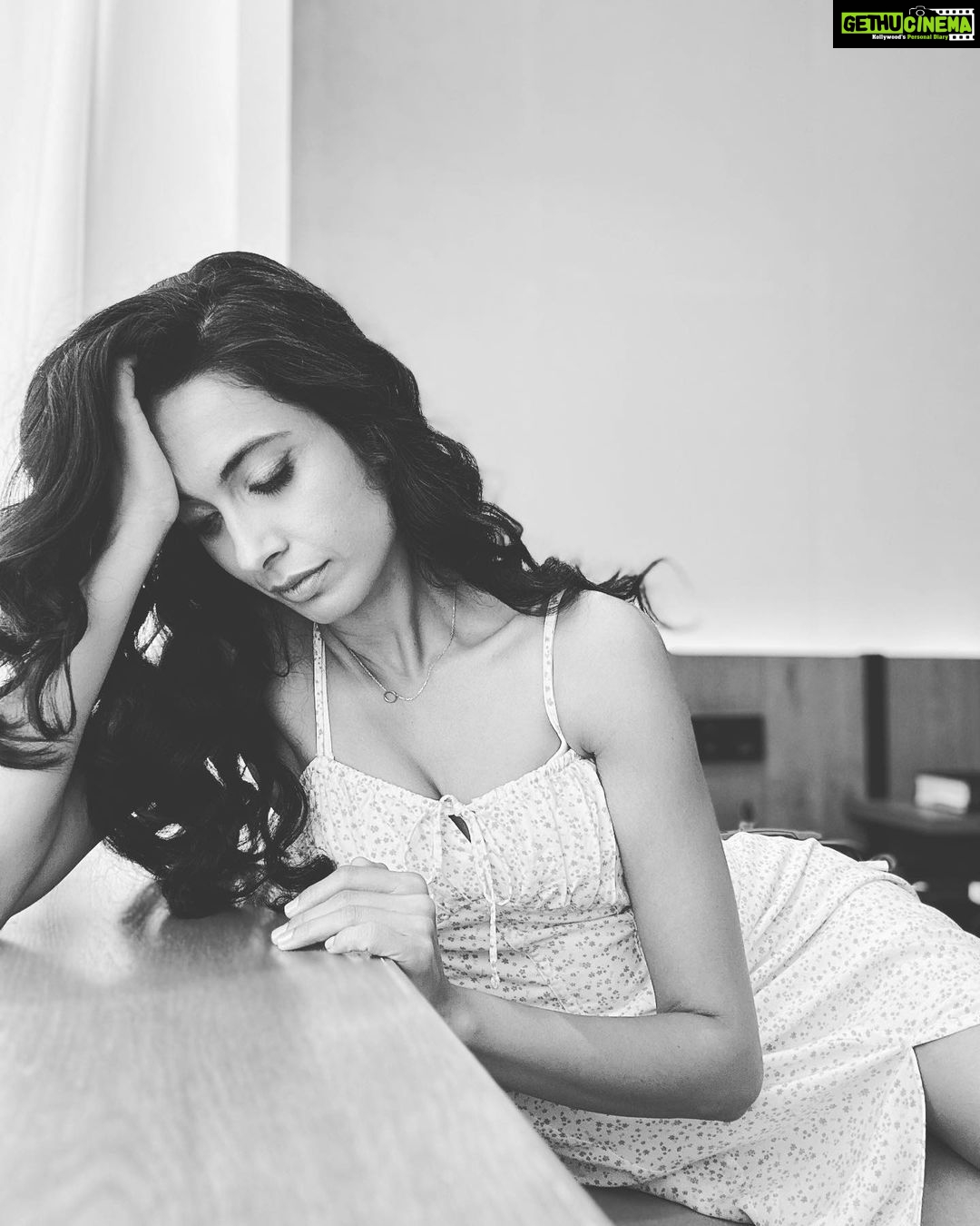 Sarah Jane Dias Instagram - cue Beyoncé song . #selfie #selfietime #poser #summerdress