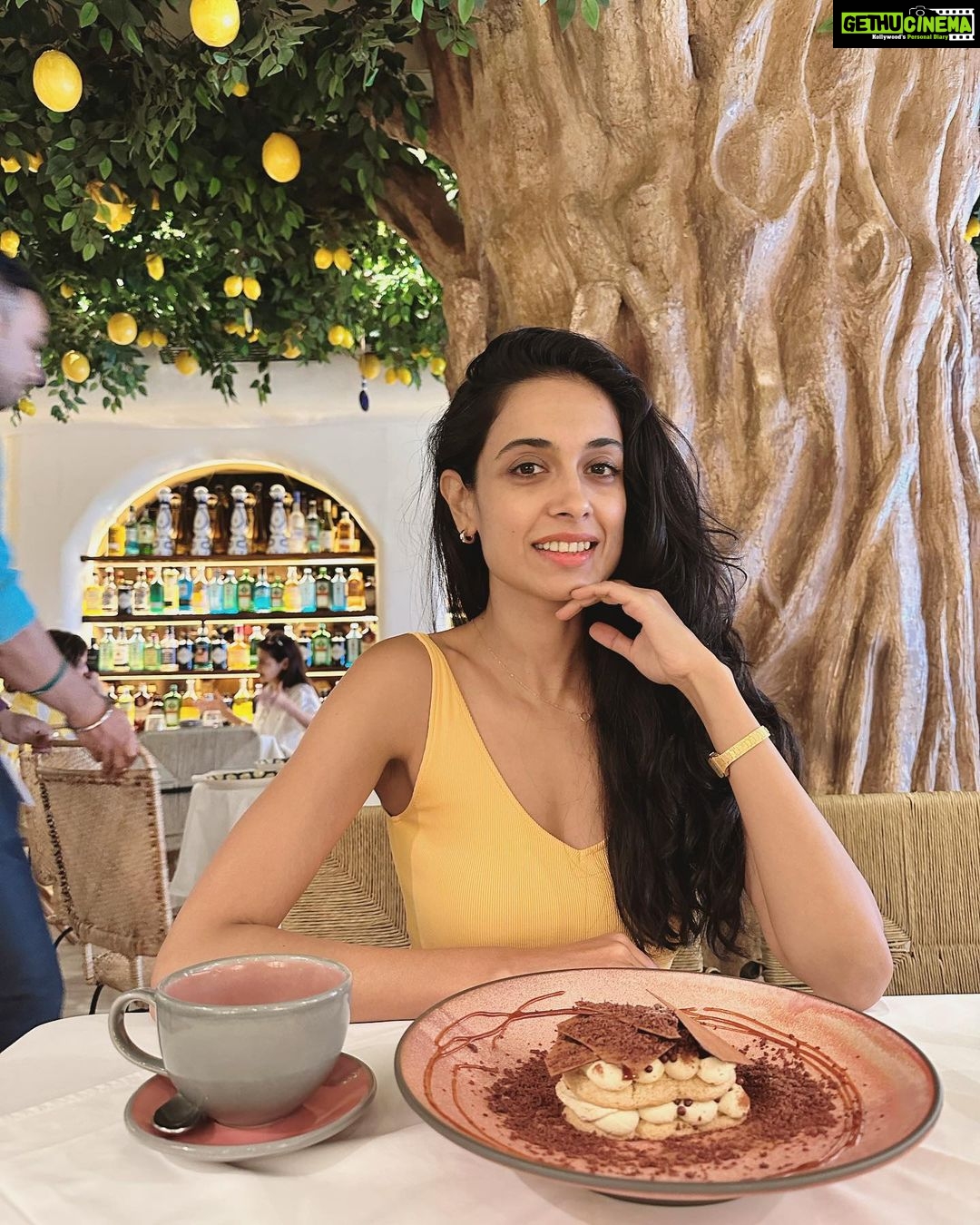 Sarah Jane Dias Instagram - feed me and tell me i’m pretty. . #foodie #foodstagram #italianfood #italian #truffle #cacioepepe #food