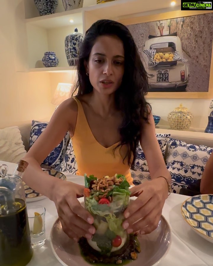 Sarah Jane Dias Instagram - feed me and tell me i’m pretty. . #foodie #foodstagram #italianfood #italian #truffle #cacioepepe #food