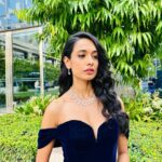 Sarah Jane Dias Instagram - diamonds in bed? why not!?! . #diamonds #luxury #fashion #fashionista #fashiongram #bmw