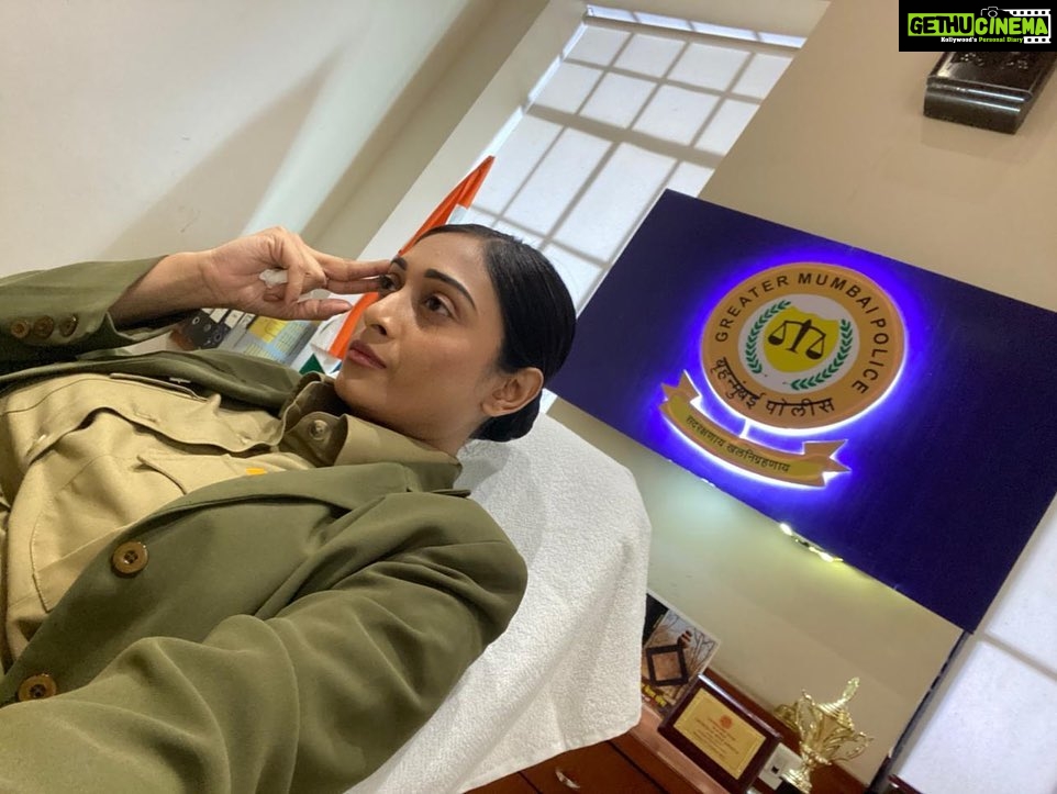 Satarupa Pyne Instagram - Rise n shine and arrest everyone 😛