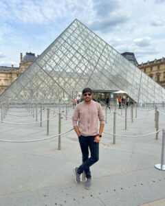 Sathish Instagram - #parís 😍