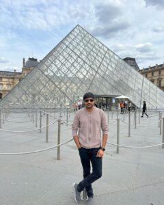 Sathish Instagram - #parís 😍