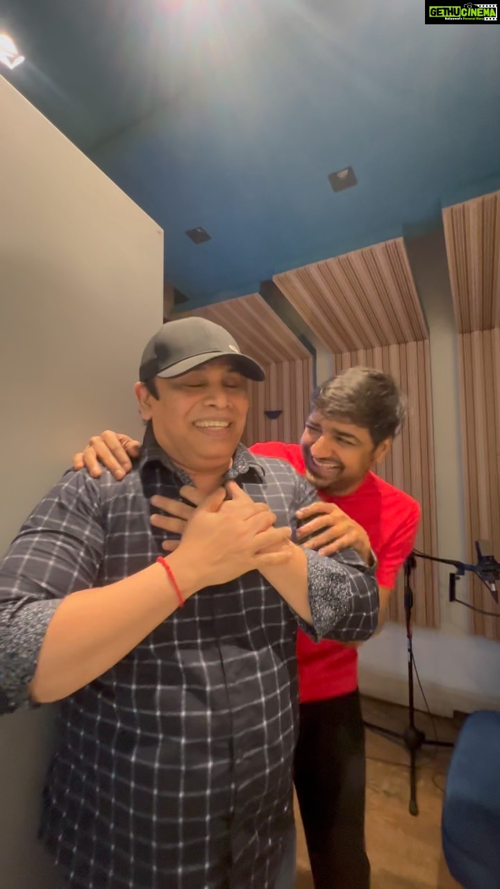 Sathish - 160.1K Likes - Adengabbba… Pei ya cross panni kooda povaaraam aana bayap pada maattaaraam 🤪#conjuringkannappan #dubbing #aanantharaj