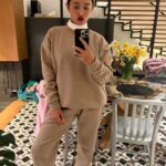 Sayani Gupta Instagram – Catching some morning light & chilling in my uniform! 
Thank you @airbnb for a warm cozy stay in #melbourne 
Oh and the neighbour’s cat!
🦘🤎🥥 Fitzroy, Melbourne