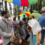 Sayani Gupta Instagram - There are people who you meet in this life who expand your world, your beliefs, your values & horizon just a little more.. leave an impact that go beyond the duration of time you’ve spent with them. I’ve wanted to work with this man.. this giant of a storyteller.. for over a decade. Waited patiently.. and perhaps manifested it ever so subconsciously. And then I got the opportunity to be in his film. And through the process of making this film.. spending time around him.. observing him from close and afar.. I realised what a generous glorious grounded artist actually should look like. KG as we call him.. is an anomaly. His patience, wit, humour, perception, politics, grace, humility, warmth and wisdom tower over one and all. Every day I found myself being ever so moved by the innocence and wonderment this man has.. by how he has this enormous ability to see everything.. watch so intently, while processing everything/everyone with a keen intuitive perception.. his mind sharp as laser but his heart warm, soft and light like a marshmallow! How he canopies over everyone like a father, a brother, a leader.. like a massive Banyan tree whose roots go deeper than what meets the eye. He stands there firm and tall, taking everything in.. facing the storm.. but only exuding warmth like a beam of Sunlight.. like a ray of Hope! Thank you KG for your humanity and the sheer power of your goodness! Happy happy birthday! I love you! We love you! So glad you were born and so grateful that our paths finally crossed! You have my heart. Big bear hug! ❤️ @kgunedited 🎈