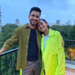 Sayani Gupta Instagram - Now someone cast us together already! @amolparashar 🕺 Wearing @rishtabyarjunsaluja Neon Love 📷 @rohitmalekar1 @richa_15194