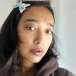 Sayani Gupta Instagram – Catching some morning light & chilling in my uniform! 
Thank you @airbnb for a warm cozy stay in #melbourne 
Oh and the neighbour’s cat!
🦘🤎🥥 Fitzroy, Melbourne