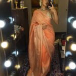 Sayani Gupta Instagram - A 💯 mirror selfies < new saree, hmu fun, gajra fixing & folding imperfect pleats while Playing dress up alone. #sareeaddict