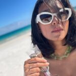Sayani Gupta Instagram – Flew through clear blue skies, walked on pearl white sand, swam in the turquoise Pacific, hiked through 🌳to the Sunset. All today. 

While seeing a dozen whales, three sharks and being surrounded by tens of wallabies. 

Gasped, wept, laughed, jumped, prayed.

Only gratitude. I have no words. 

@smritikiran @whitsundaysQLD @queensland @australia #seeaustralia #thisisqueensland #lovewhitsundays 

This has gotta be one of the prettiest spots on the planet. Hayman Island